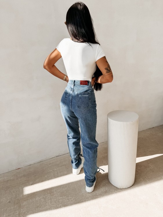 body AKIN 496.JPG