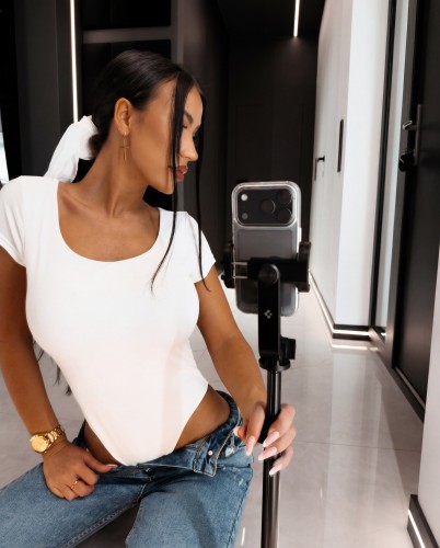 body ZYRELLA 061.jpg