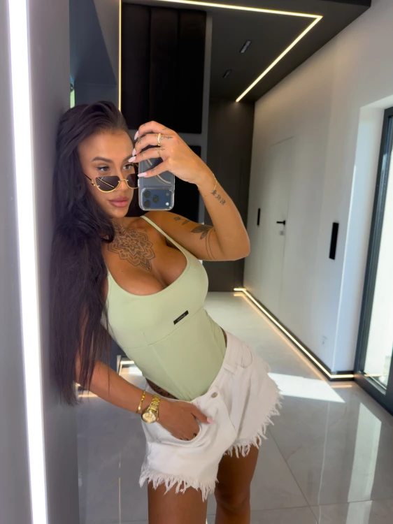 body VIA 102.jpg