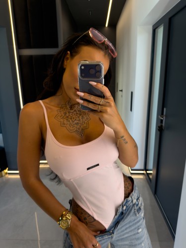 body VIA 104.jpg