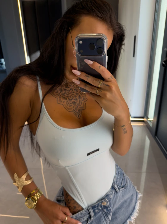 body VIA 115.jpg