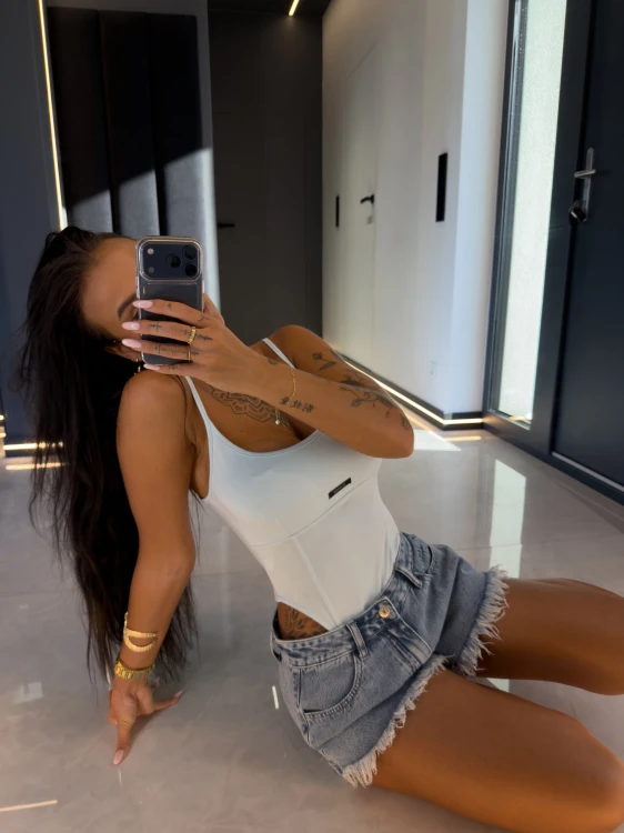 body VIA 114.jpg